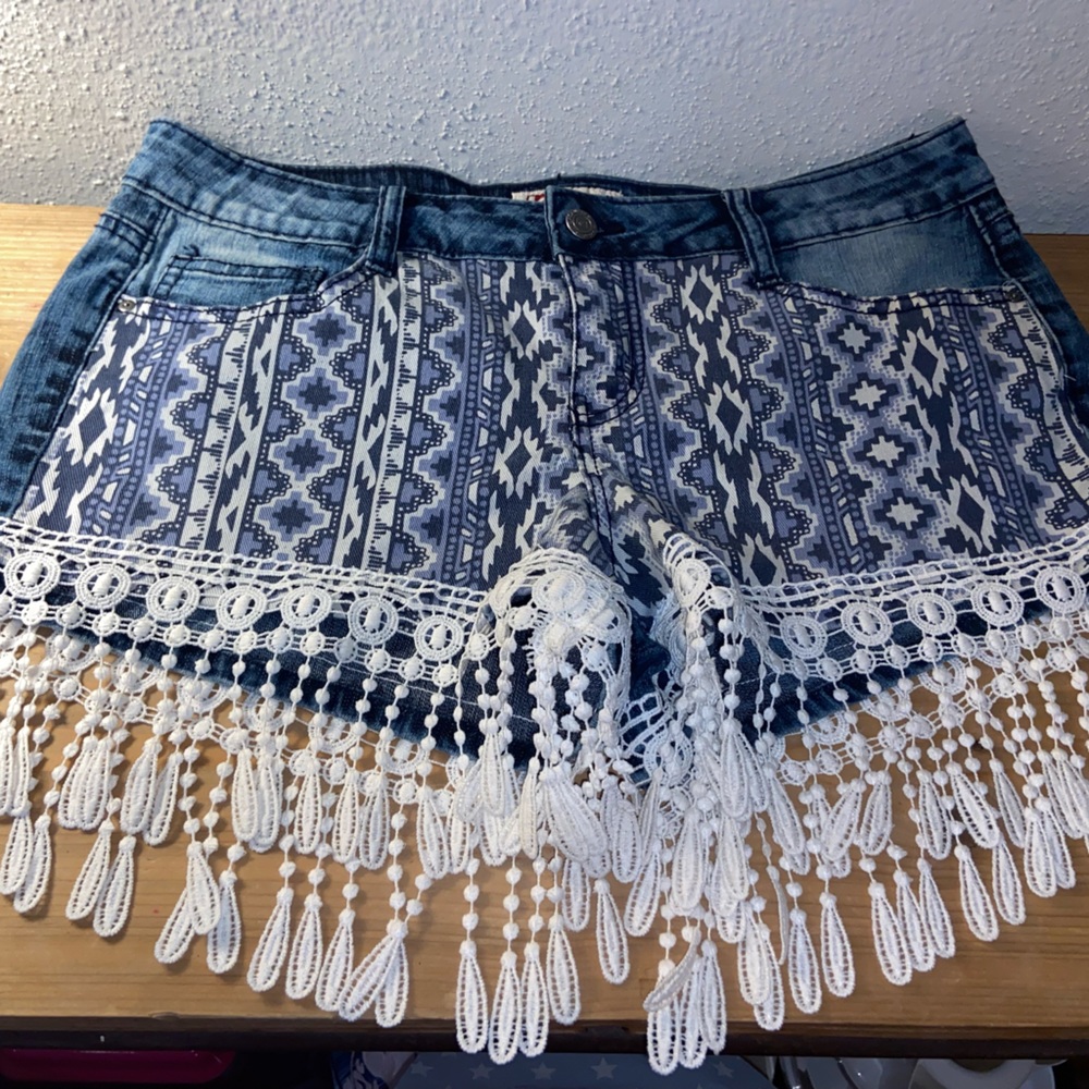 Lei fringe boho shorts